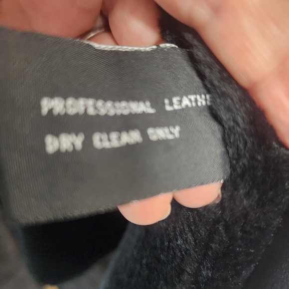 Max USA Womens Y2K Black Faux Fur Lined Genuine Leather Full Length Jacket Sz M‎ - Picture 13 of 15